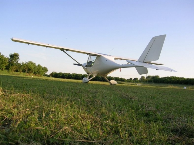  Flight school and tourist flights 